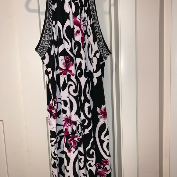 White House Black Market (WHBM) Halter Dress! - Picture 2 of 5